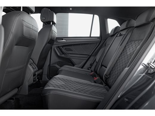 Volkswagen Tiguan 1.4 TSI eHybrid 245pk R-Line | Panoramadak | Trekhaak | 360 Camera | Dodehoeksensor | 19" | Adapt... ActivLease financial lease