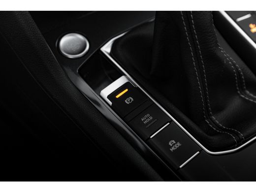 Volkswagen Tiguan 1.4 TSI eHybrid 245pk R-Line | Panoramadak | Trekhaak | 360 Camera | Dodehoeksensor | 19" | Adapt... ActivLease financial lease