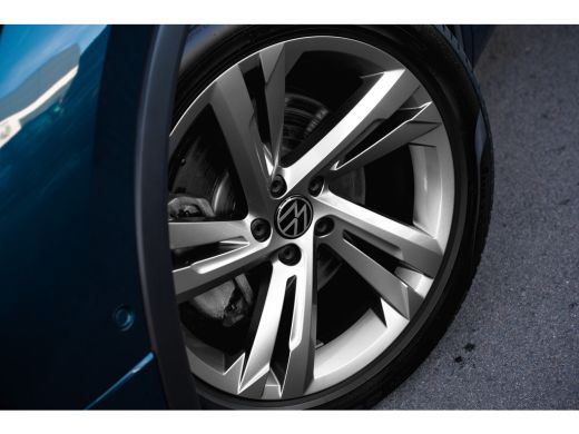 Volkswagen Tiguan 1.4 TSI eHybrid 245pk R-Line | Panoramadak | Trekhaak | 360 Camera | Dodehoeksensor | 19" | Adapt... ActivLease financial lease