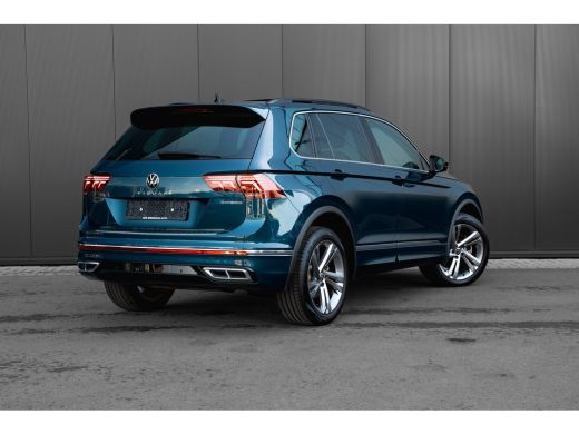 Volkswagen Tiguan 1.4 TSI eHybrid 245pk R-Line | Panoramadak | Trekhaak | 360 Camera | Dodehoeksensor | 19" | Adapt... ActivLease financial lease