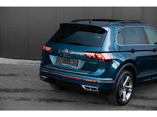 Volkswagen Tiguan 1.4 TSI eHybrid 245pk R-Line | Panoramadak | Trekhaak | 360 Camera | Dodehoeksensor | 19" | Adapt... ActivLease financial lease
