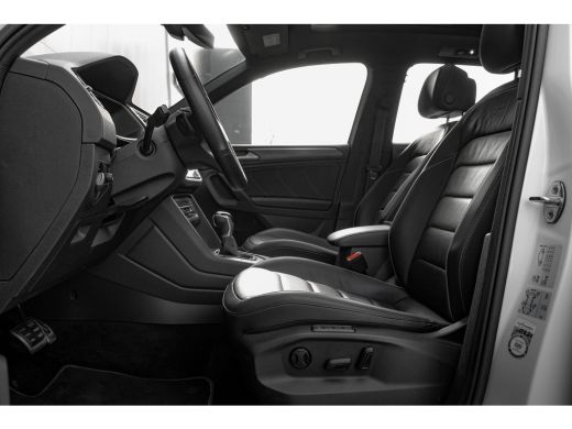 Volkswagen Tiguan 1.4 TSI eHybrid 245pk R-Line | Panoramadak | Trekhaak | Head-UP | Leder | Keyless | 19" ActivLease financial lease