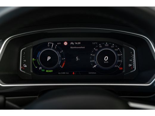 Volkswagen Tiguan 1.4 TSI eHybrid 245pk R-Line | Panoramadak | Trekhaak | Head-UP | Leder | Keyless | 19" ActivLease financial lease