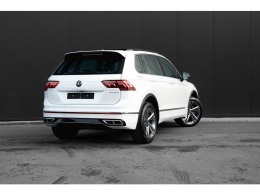 Volkswagen Tiguan 1.4 TSI eHybrid 245pk R-Line | Panoramadak | Trekhaak | Head-UP | Leder | Keyless | 19" ActivLease financial lease