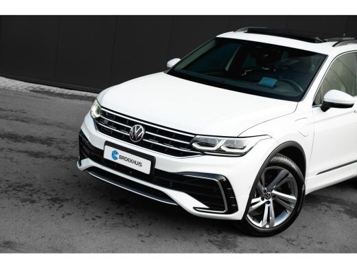 Volkswagen Tiguan 1.4 TSI eHybrid 245pk R-Line | Panoramadak | Trekhaak | Head-UP | Leder | Keyless | 19" ActivLease financial lease