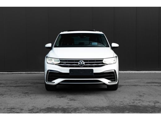 Volkswagen Tiguan 1.4 TSI eHybrid 245pk R-Line | Panoramadak | Trekhaak | Head-UP | Leder | Keyless | 19" ActivLease financial lease