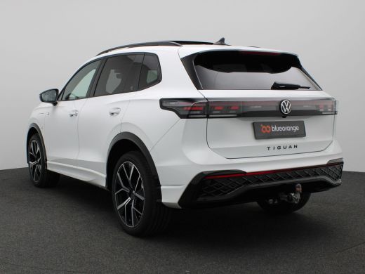 Volkswagen Tiguan 1.5 eHybrid R-Line Edition 272PK DSG Black Style, Trekhaak, Pano-Schuifdak, Achterruitrijcamera, ... ActivLease financial lease