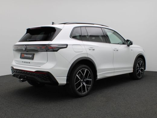 Volkswagen Tiguan 1.5 eHybrid R-Line Edition 272PK DSG Black Style, Trekhaak, Pano-Schuifdak, Achterruitrijcamera, ... ActivLease financial lease