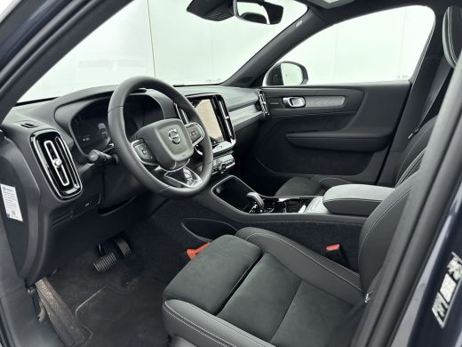 Volvo  EX40 Extended Range Plus Black Ed. 82 kWh | Panoramadak | Stoel + Stuurverwarming | Elektrische achter... ActivLease financial lease