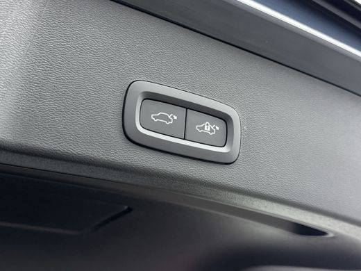 Volvo  EX40 Extended Range Plus Black Ed. 82 kWh | Panoramadak | Stoel + Stuurverwarming | Elektrische achter... ActivLease financial lease