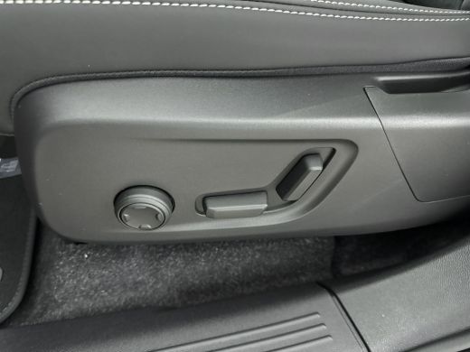 Volvo  EX40 Extended Range Ultra 82 kWh | Panoramadak | PDC V+A en 360 camera | 20inch LM | Keyless Entry / S... ActivLease financial lease