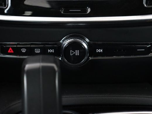 Volvo  V60 2.0 T6 Plug-in hybrid AWD | Panoramadak | Trekhaak | Camera | Harman/Kardon | Leder | Stoel & Stu... ActivLease financial lease