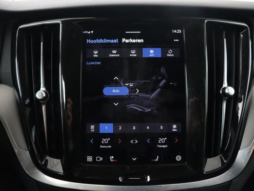 Volvo  V60 2.0 T6 Plug-in hybrid AWD | Panoramadak | Trekhaak | Camera | Harman/Kardon | Leder | Stoel & Stu... ActivLease financial lease