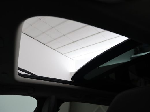 Volvo  V60 2.0 T6 Plug-in hybrid AWD | Panoramadak | Trekhaak | Camera | Harman/Kardon | Leder | Stoel & Stu... ActivLease financial lease