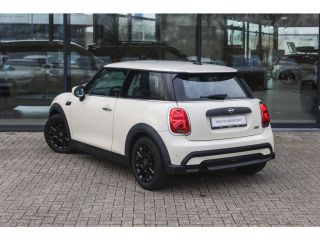 Mini One One Classic / Sportstoelen / LED / Airconditioning / Cruise Control / PDC / Navigatie
