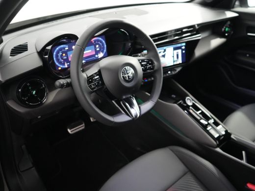 Alfa Romeo Junior Ibrida Speciale Automaat ActivLease financial lease