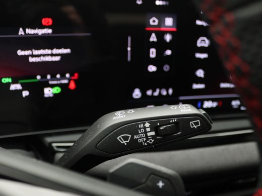 Audi A6 Avant 2.0 e-hybrid quattro S edition Competition 367PK Tech Pro, trekhaak, elek. stoelen, head-up... ActivLease financial lease