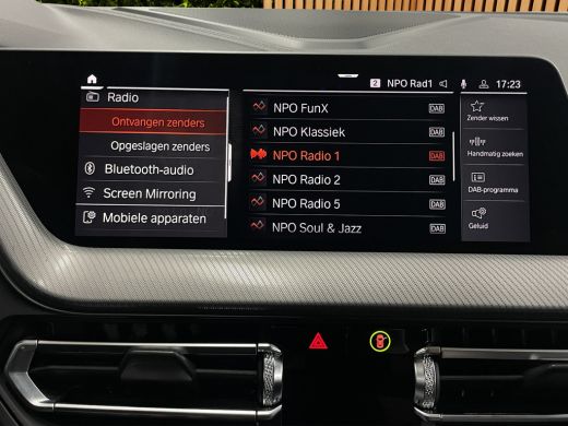 BMW 1 Serie 118i High Executive Edition | M-sport Plus | M-stoelen | Head-up | Leer | DAB | LED | Elek. klep ... ActivLease financial lease