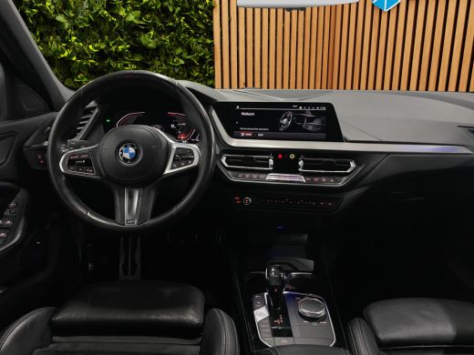 BMW 1 Serie 118i High Executive Edition | M-sport Plus | M-stoelen | Head-up | Leer | DAB | LED | Elek. klep ... ActivLease financial lease