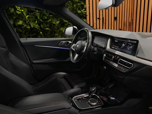 BMW 1 Serie 118i High Executive Edition | M-sport Plus | M-stoelen | Head-up | Leer | DAB | LED | Elek. klep ... ActivLease financial lease
