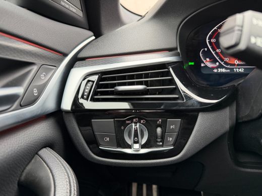 BMW 5 Serie Touring 520i Business Edition Plus M Sport-Pano-19"-Head up-Trekhaak-Leer ActivLease financial lease