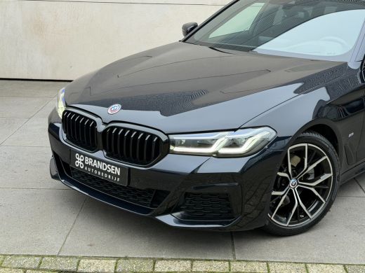 BMW 5 Serie Touring 520i Business Edition Plus M Sport-Pano-19"-Head up-Trekhaak-Leer ActivLease financial lease