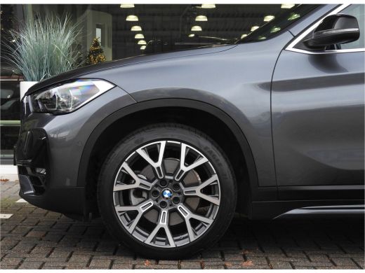 BMW X1 sDrive20i High Executive Sport Line Automaat / Panoramadak / Sportstoelen / Achteruitrijcamera / ... ActivLease financial lease