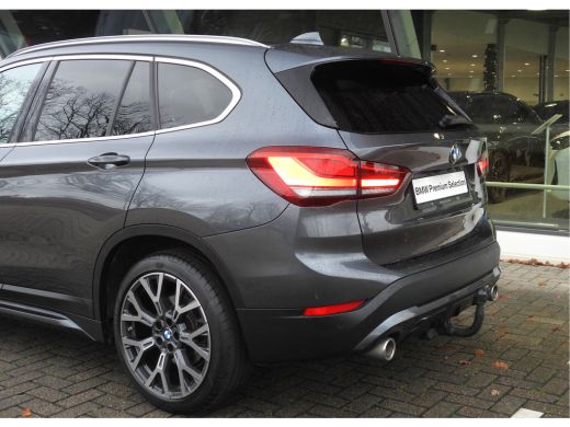 BMW X1 sDrive20i High Executive Sport Line Automaat / Panoramadak / Sportstoelen / Achteruitrijcamera / ... ActivLease financial lease