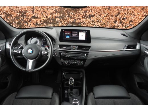 BMW X1 sDrive20i High Executive Sport Line Automaat / Panoramadak / Sportstoelen / Achteruitrijcamera / ... ActivLease financial lease