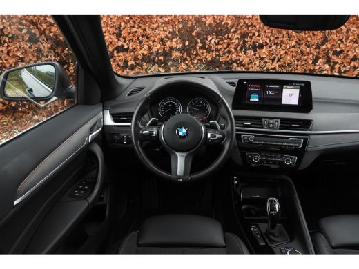 BMW X1 sDrive20i High Executive Sport Line Automaat / Panoramadak / Sportstoelen / Achteruitrijcamera / ... ActivLease financial lease