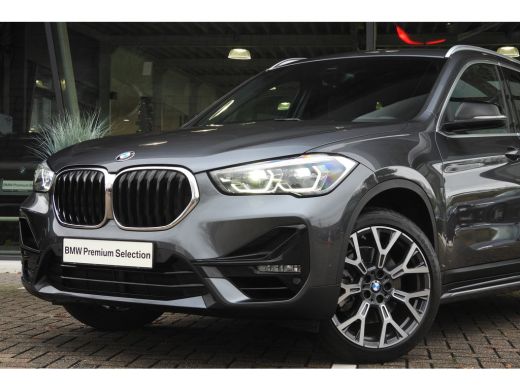 BMW X1 sDrive20i High Executive Sport Line Automaat / Panoramadak / Sportstoelen / Achteruitrijcamera / ... ActivLease financial lease