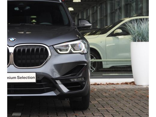 BMW X1 sDrive20i High Executive Sport Line Automaat / Panoramadak / Sportstoelen / Achteruitrijcamera / ... ActivLease financial lease