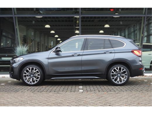 BMW X1 sDrive20i High Executive Sport Line Automaat / Panoramadak / Sportstoelen / Achteruitrijcamera / ... ActivLease financial lease