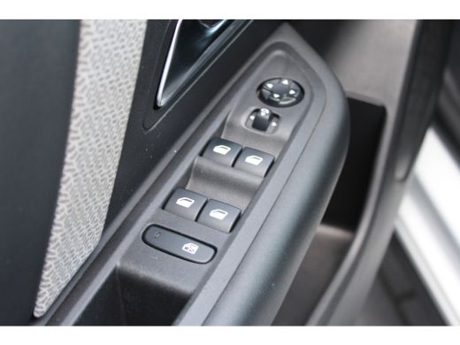 Citroën C4 1.2 PURETECH 130PK FEEL EDITION / NAVI / CLIMA / FULL-LED / PDC / 18" LMV / HUD / CAMERA / KEYLES... ActivLease financial lease