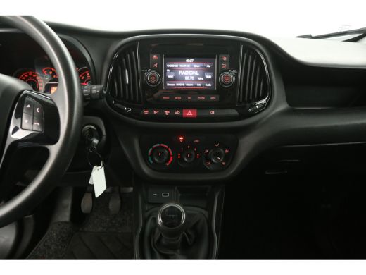 Fiat Dobl&ograve; 1.6 MJ ECO JET | Euro6 | 105PK | 3-Zits | Airco | Cruise | Trekh. | Navigatie ActivLease financial lease