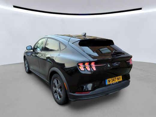 Ford Mustang Mach-E Mach-E RWD 75 kWh NL-AUTO | 75 KWH | LEDER ActivLease financial lease