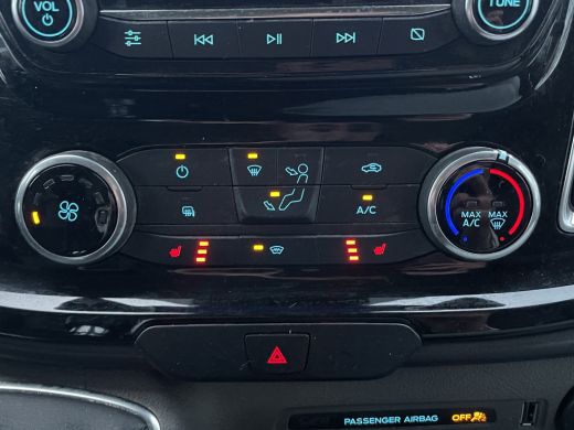 Ford Transit Custom 320 2.0 TDCI L2H1 Sport 185PK | Vloer + Wandbekleding | Trekhaak | Stoelverwarming | Xenon | 17'' ActivLease financial lease