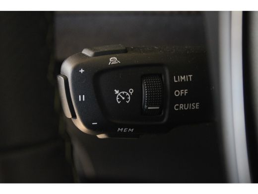 Peugeot 2008 1.2 Turbo 130-PK GT | Achteruitrijcamera | Actieve noodgeval assistent | Alcantara bekleding ActivLease financial lease