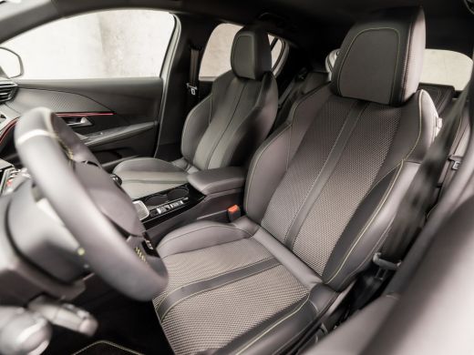 Peugeot 208 1.2 PureTech Allure Pack Sport (FACELIFT, GROOT NAVI, APPLE CARPLAY, SFEERVERLICHTING, CLIMATE, C... ActivLease financial lease