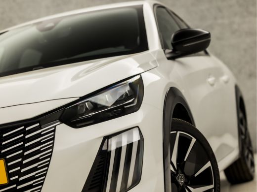 Peugeot 208 1.2 PureTech Allure Pack Sport (FACELIFT, GROOT NAVI, APPLE CARPLAY, SFEERVERLICHTING, CLIMATE, C... ActivLease financial lease