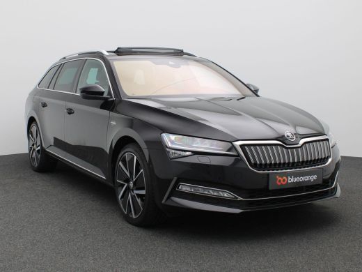 Skoda Superb Combi 1.4 TSI iV Laurin & Klement 218PK Pano-Schuifdak, Trekhaak, 360gr. Camera, 19" LM Velgen, S... ActivLease financial lease