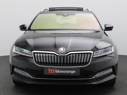 Skoda Superb Combi 1.4 TSI iV Laurin & Klement 218PK Pano-Schuifdak, Trekhaak, 360gr. Camera, 19" LM Velgen, S... ActivLease financial lease