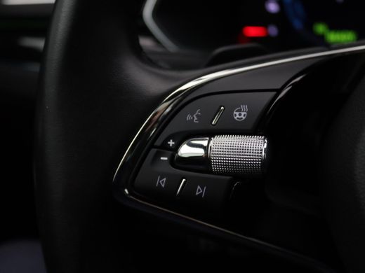 Skoda Superb Combi 1.4 TSI iV Laurin & Klement 218PK Pano-Schuifdak, Trekhaak, 360gr. Camera, 19" LM Velgen, S... ActivLease financial lease