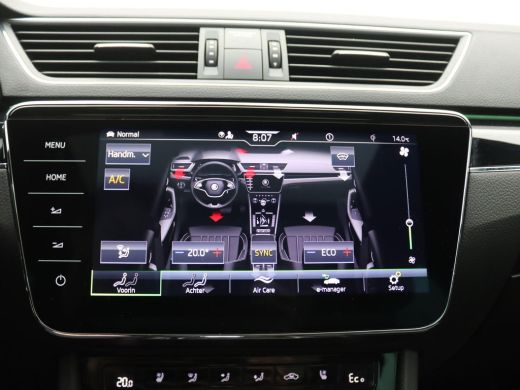 Skoda Superb Combi 1.4 TSI iV Laurin & Klement 218PK Pano-Schuifdak, Trekhaak, 360gr. Camera, 19" LM Velgen, S... ActivLease financial lease