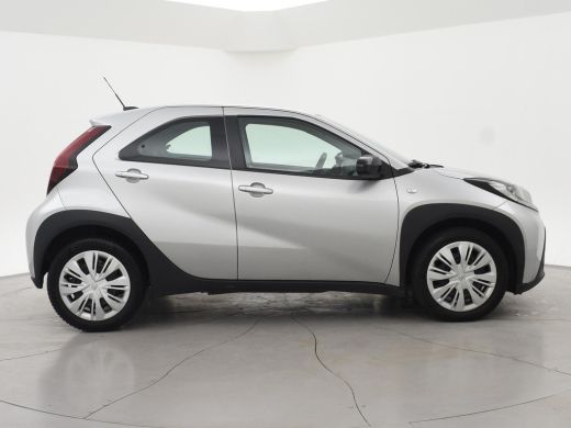 Toyota Aygo 1.0 VVT-i MT PLAY + ADAPTIVE CRUISE | APPLE CARPLAY / ANDROID AUTO | CAMERA | DAB+ ActivLease financial lease