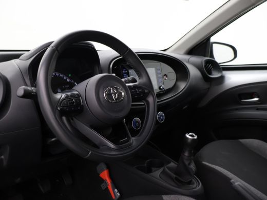 Toyota Aygo 1.0 VVT-i MT PLAY + ADAPTIVE CRUISE | APPLE CARPLAY / ANDROID AUTO | CAMERA | DAB+ ActivLease financial lease
