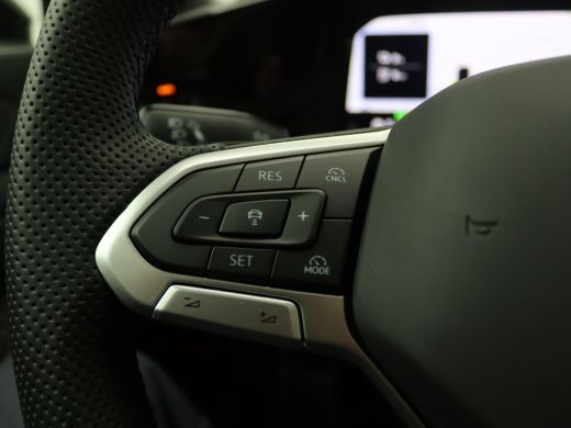 Volkswagen Golf 1.5 eHybrid GTE 272PK Pano-Schuifdak, Black Style, Head-Up Display, Matrix-LED Verlichting, Keyle... ActivLease financial lease