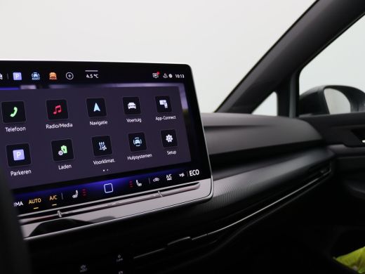 Volkswagen Golf 1.5 eHybrid GTE 272PK Pano-Schuifdak, Black Style, Head-Up Display, Matrix-LED Verlichting, Keyle... ActivLease financial lease