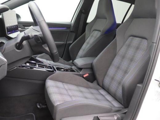 Volkswagen Golf 1.5 eHybrid GTE 272PK Pano-Schuifdak, Black Style, Head-Up Display, Matrix-LED Verlichting, Keyle... ActivLease financial lease