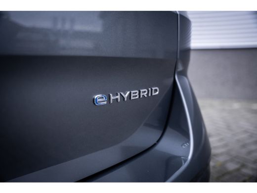 Volkswagen Multivan 1.4 eHybrid L2H1 Life 7 PERSOONS - NAVI BY APP - ZEER COMPLEET ActivLease financial lease